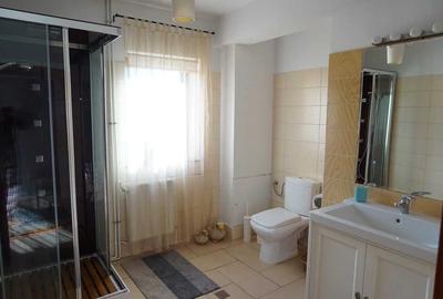 Casă cu 3 camere cu Teren 1000 Mp în Central