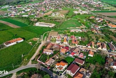 Casă cu 5 camere cu Teren 1370 Mp în Zădăreni