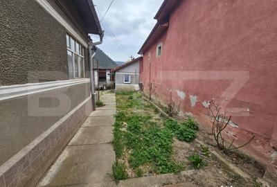 Casă cu 4 camere cu Teren 400 Mp în Central - 2