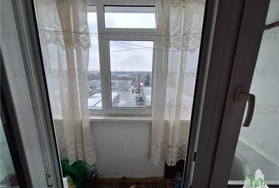 Apartament cu 3 camere decomandat, mobilat în Viziru 1 - 2