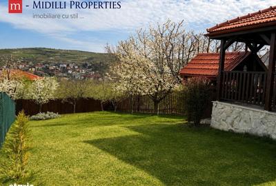 Casă cu 4 camere decomandat în Central