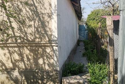 Casă cu 3 camere în Hârșova