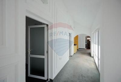 Casă individuală cu 15 camere cu Teren 380 Mp în Decebal - 12