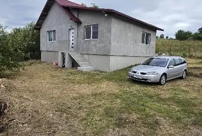 Casă cu 3 camere în Ciurea