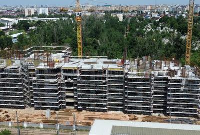 Apartament cu 2 camere decomandat în Alexandriei - 2
