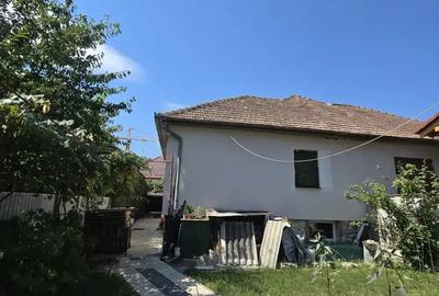Casă cu 5 camere cu Teren 460 Mp în Calea Dumbrăvii