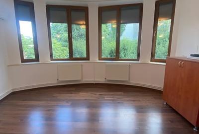 Casă individuală cu 7 camere cu Canalizare în Ultracentral - 6