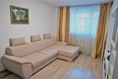 Apartament cu 3 camere decomandat în Drumul Taberei