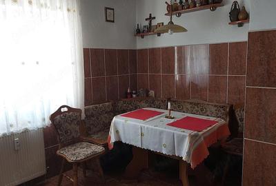 Apartament cu 4 camere decomandat în Sebastian