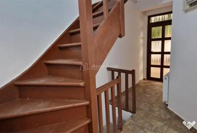 Casă cu 5 camere cu Teren 155 Mp în Muncitoresc