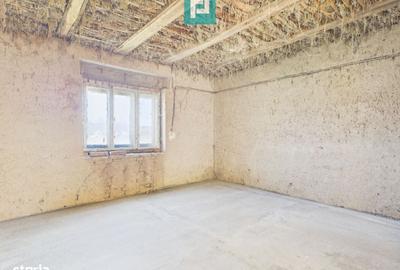 Casă cu 4 camere în Central