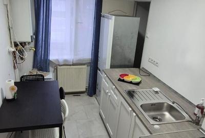 Apartament cu 3 camere semidecomandat în Lazaret - 3