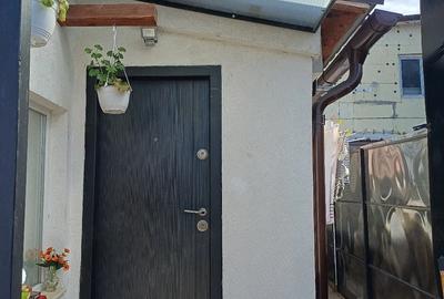 Casă cu 2 camere cu Teren 70 Mp în Central