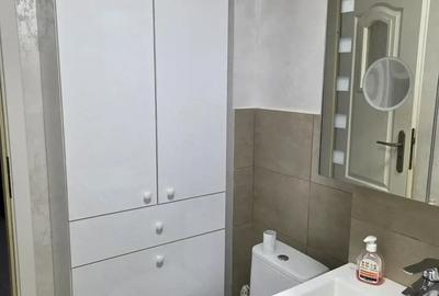 Apartament cu 3 camere decomandat în Craiovița Nouă - 2