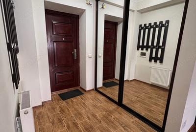 Apartament cu 3 camere în P-ța Victoriei - 1