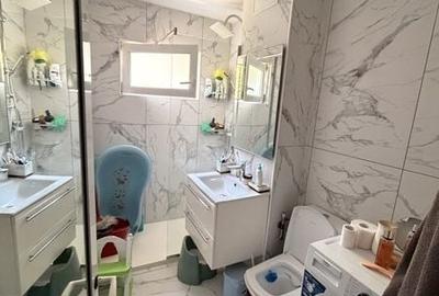 Apartament cu 3 camere decomandat în Sud
