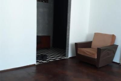Apartament cu 3 camere semidecomandat în Central - 4