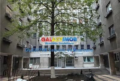 Garsonieră decomandată în Victoriei