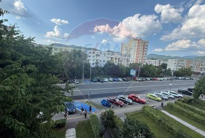 Apartament cu 3 camere decomandat, mobilat în Central - 1