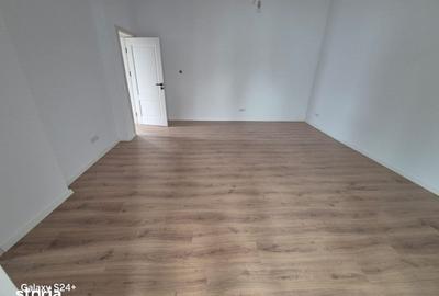 Casă cu 4 camere cu Teren 462 Mp în Central - 8