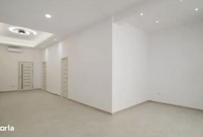 Spațiu comercial, de 130 mp, în Central