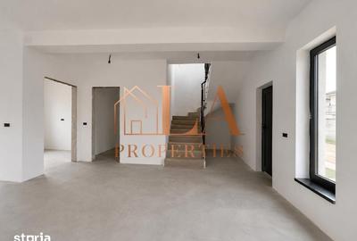 Casă cu 4 camere cu Teren 370 Mp în Clinceni