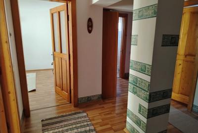 Apartament cu 4 camere decomandat în Central - 3