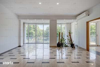Apartament cu 4 camere decomandat în Primăverii