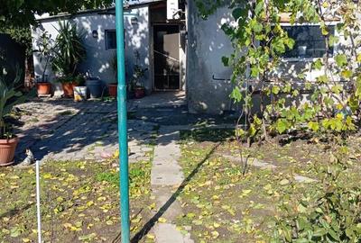 Casă cu 2 camere cu Teren 266 Mp în Cărămidari