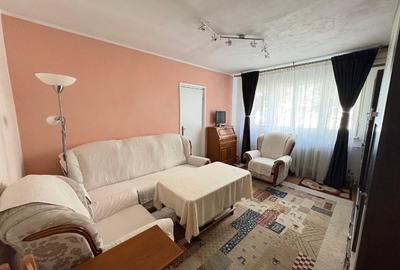 Apartament cu 3 camere semidecomandat în Circumvalațiunii
