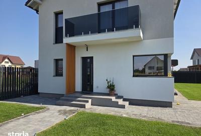 Casă cu 4 camere cu Teren 450 Mp în Stupini