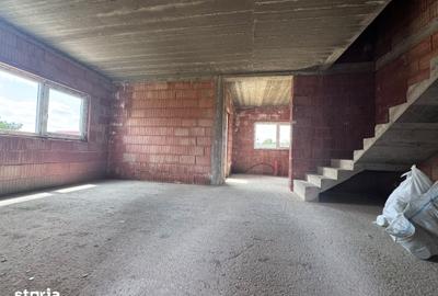 Casă cu 4 camere cu Teren 265 Mp în Central