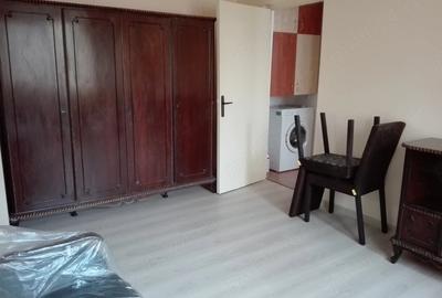 Apartament cu 2 camere semidecomandat în Florilor