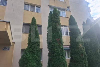 Apartament cu 4 camere decomandat, mobilat în Micro 3
