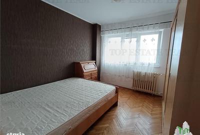 Apartament cu 3 camere semidecomandat în 1 Mai