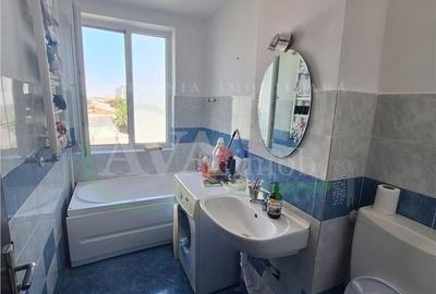 Apartament cu 2 camere decomandat în Narcisa