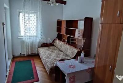 Apartament cu 3 camere semidecomandat în Central