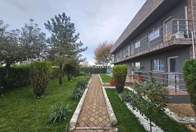 Casă individuală cu 18 camere cu Canalizare în Central - 1