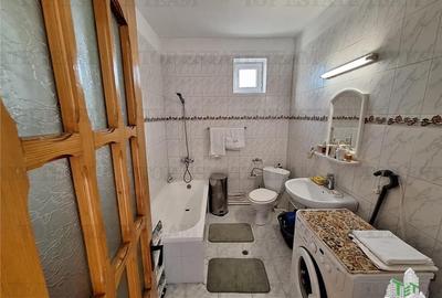 Casă individuală cu 4 camere cu Canalizare în Central - 9