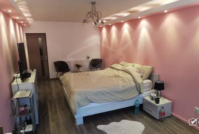 Casă individuală cu 8 camere cu Canalizare în Luna de Sus - 3