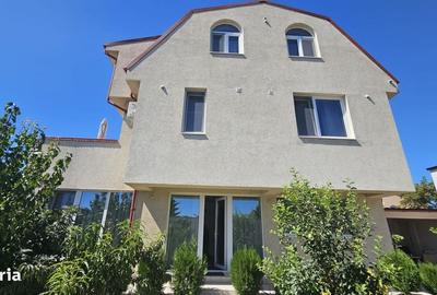 Casă cu 4 camere cu Teren 227 Mp în Central