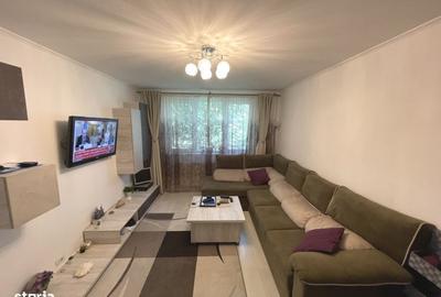 Apartament cu 4 camere decomandat în Drumul Taberei
