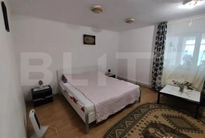Casă cu 5 camere cu Canalizare în Central