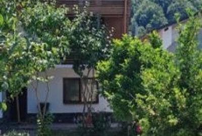 Casă cu 4 camere cu Teren 199 Mp în Bezdead - 1