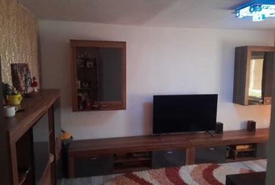Apartament cu 3 camere decomandat în Govândari - 16