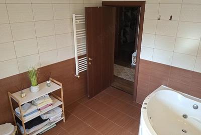 Apartament cu 4 camere decomandat în Central - 10