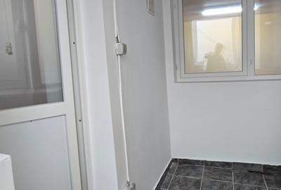 Apartament cu 3 camere decomandat în Micro 5 - 12