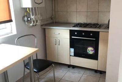 Apartament cu 2 camere decomandat, mobilat în Central