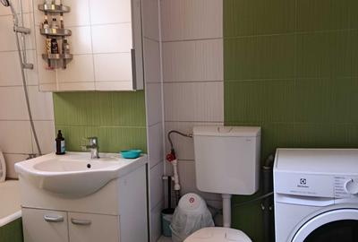 Apartament cu 3 camere decomandat în Brotăcei