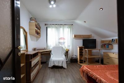 Casă cu 4 camere în Calea Moldovei